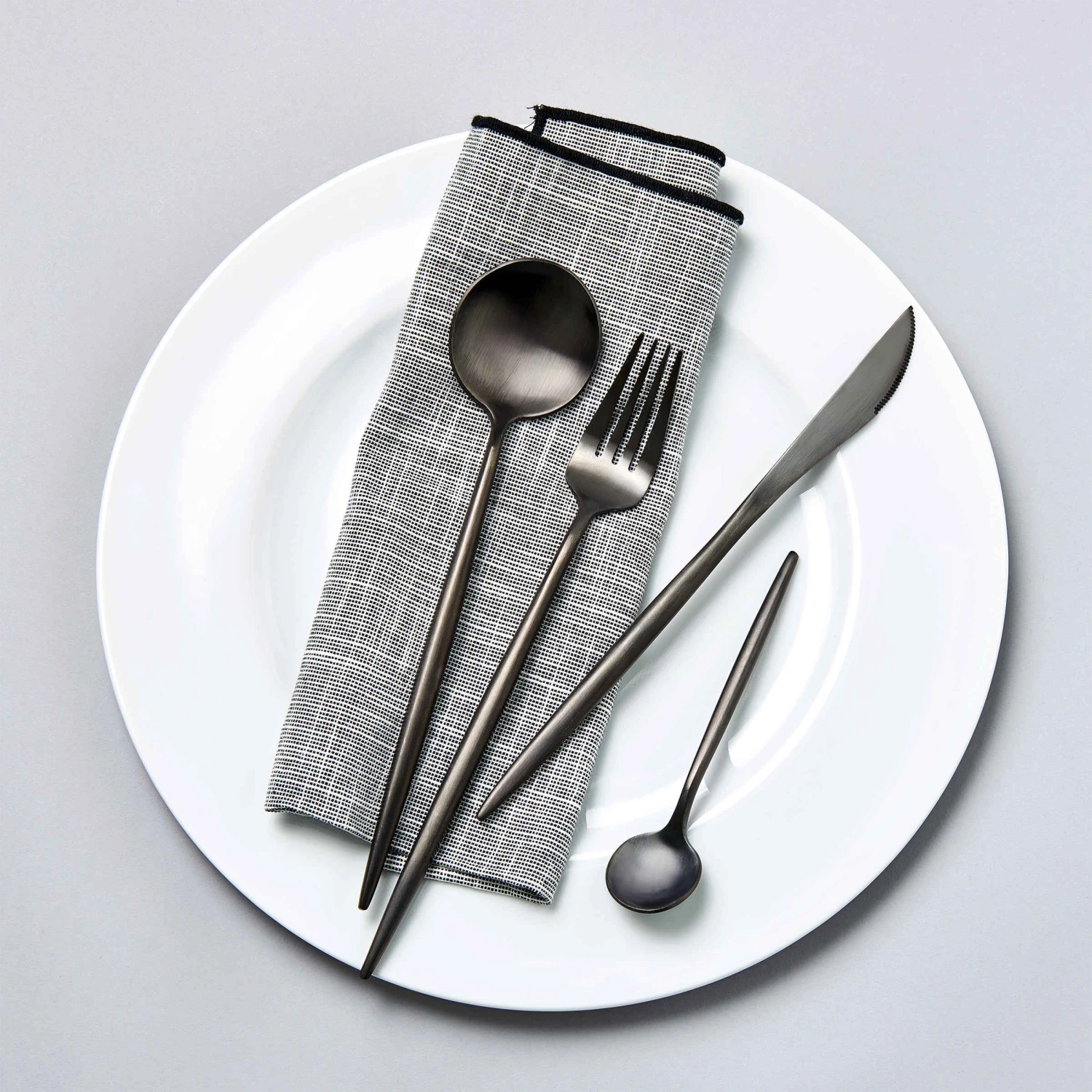 Besteck-Set 16-tlg. Matt STILETTO In Schwarz 4 Besteck-Set 16-tlg. Matt STILETTO In Schwarz – Bild 2