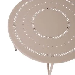 Gartentisch Mit Stanzung ASHLEY In Beige -Butlers butlers gartentisch mit stanzung ashley in beige 5