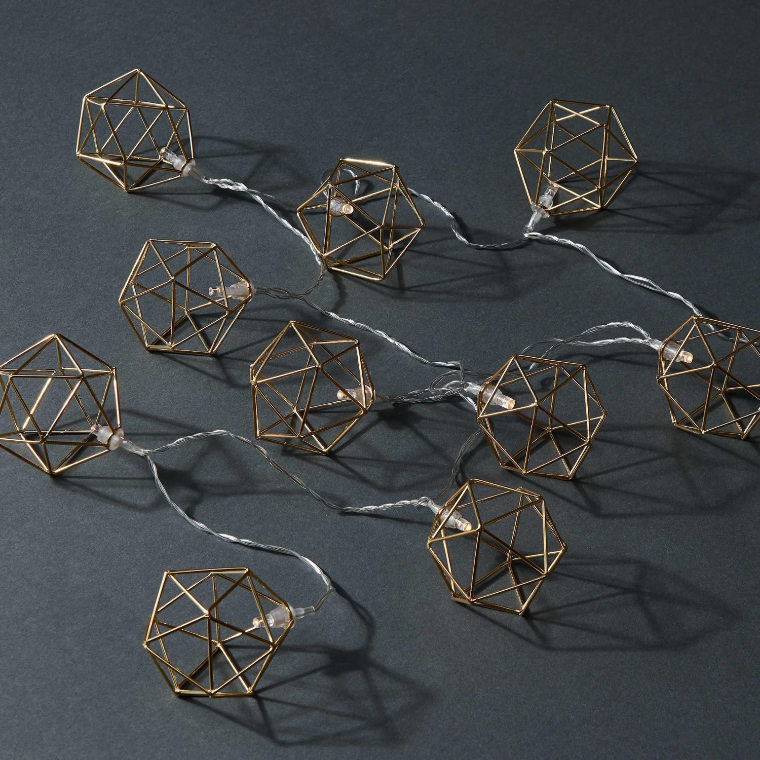 LED-Lichterkette Würfel 10 Lichter Mit USB-Batteriefach GEOMETRICS In Gold 7 LED-Lichterkette Würfel 10 Lichter Mit USB-Batteriefach GEOMETRICS In Gold – Bild 5