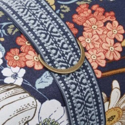 Picknickdecke L 175 X B 154cm BETWEEN FLOWERS In Dunkelblau -Butlers butlers picknickdecke l 175 x b 154cm between flowers in dunkelblau 5