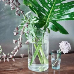Zylindrische Vase 30 Cm POOL In Transparent -Butlers butlers zylindrische vase 30 cm pool in transparent 1